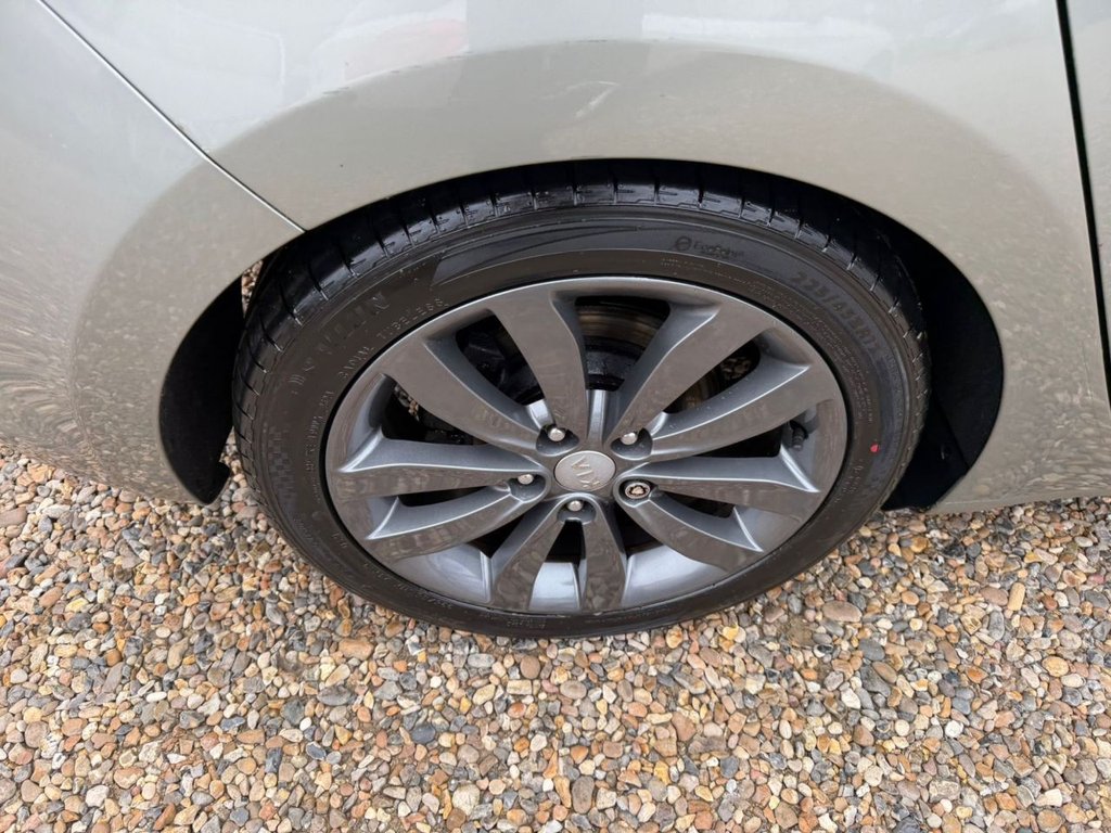 Used Kia Carens 2014 for sale - 77967099: Photo 43