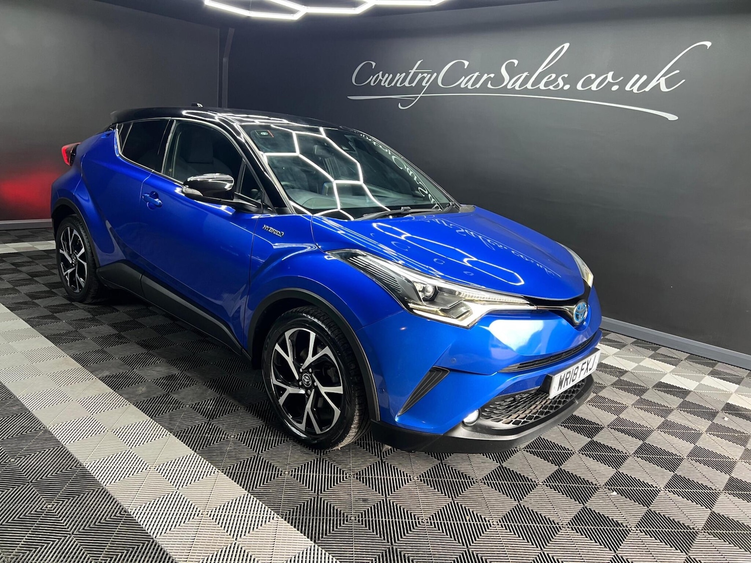 Used Toyota C-HR 2018 for sale - 76646350: Photo 3