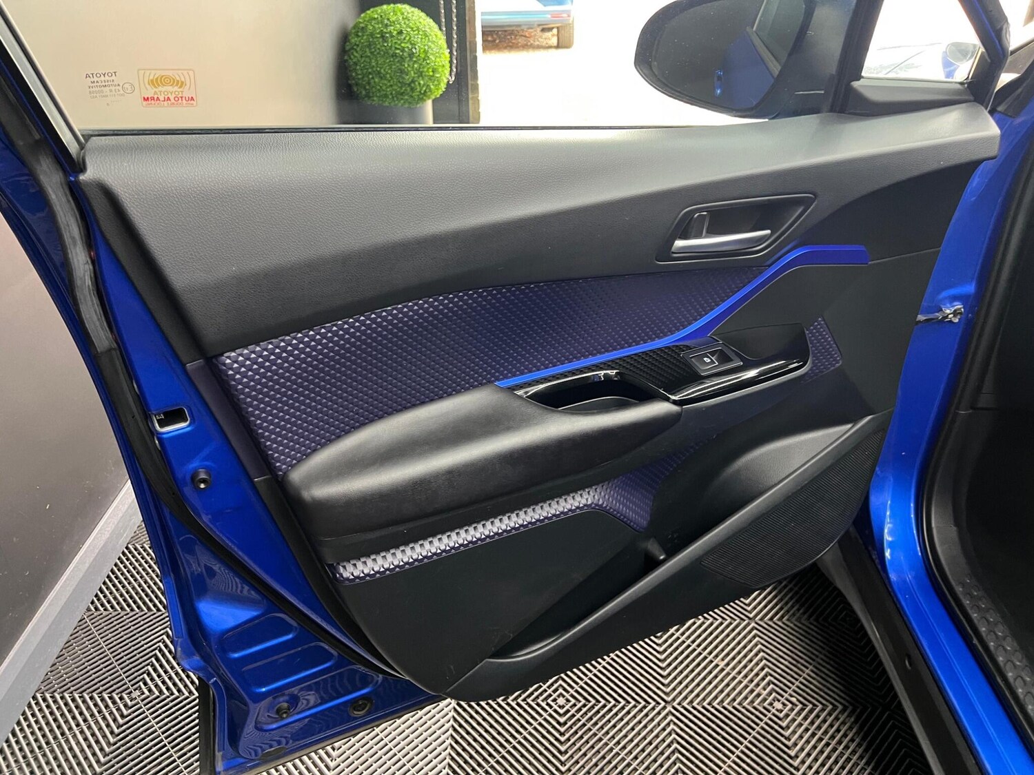 Used Toyota C-HR 2018 for sale - 76646350: Photo 37