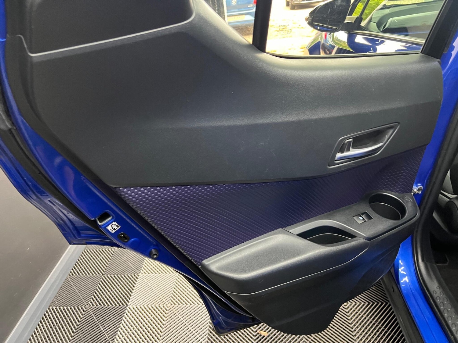 Used Toyota C-HR 2018 for sale - 76646350: Photo 38