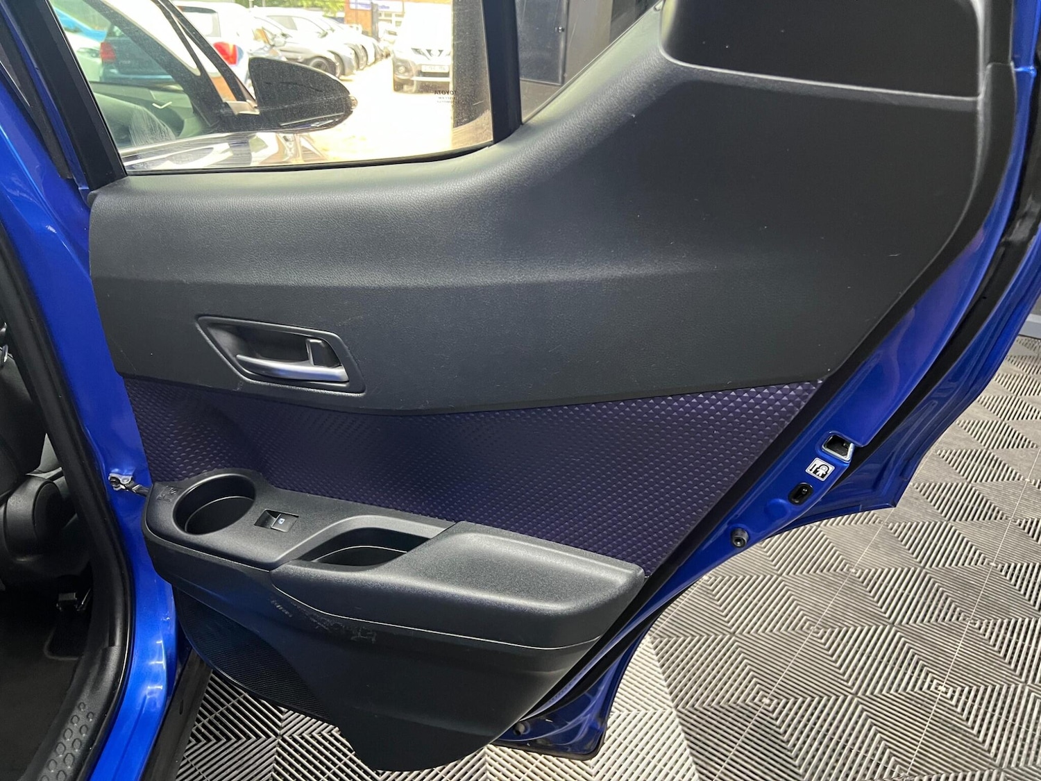 Used Toyota C-HR 2018 for sale - 76646350: Photo 39