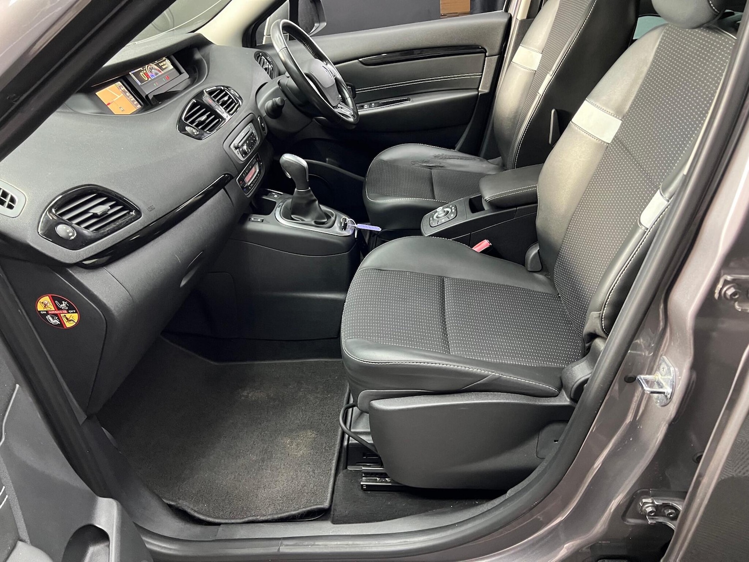 Used Renault Scenic 2015 for sale - 76647514: Photo 30