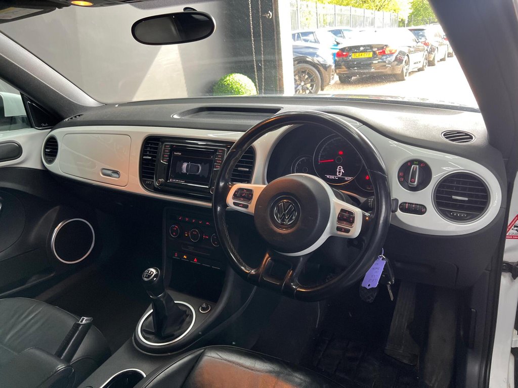 Used Volkswagen Beetle 2015 for sale - 77729918: Photo 24