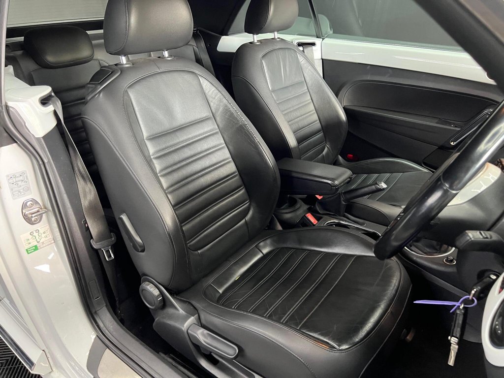 Used Volkswagen Beetle 2015 for sale - 77729918: Photo 28