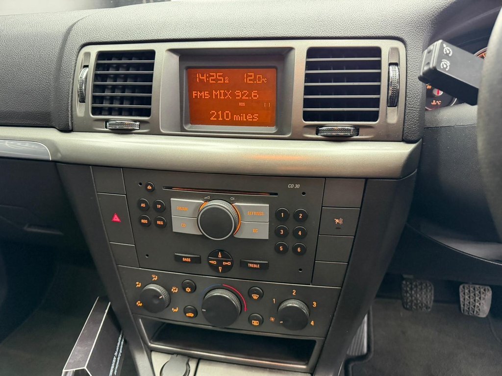 Used Vauxhall Vectra 2007 for sale - 77729928: Photo 29