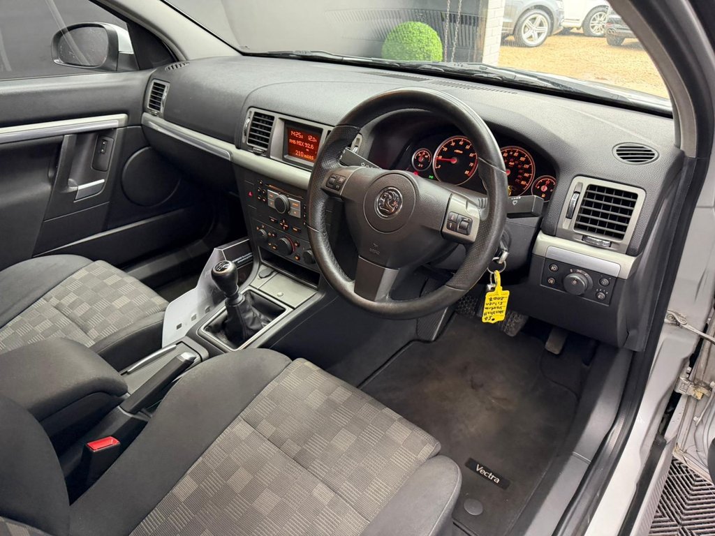 Used Vauxhall Vectra 2007 for sale - 77729928: Photo 38