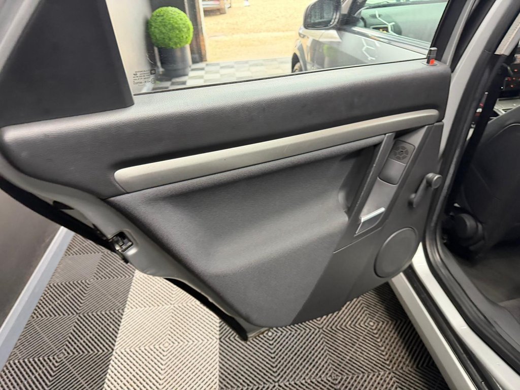 Used Vauxhall Vectra 2007 for sale - 77729928: Photo 39