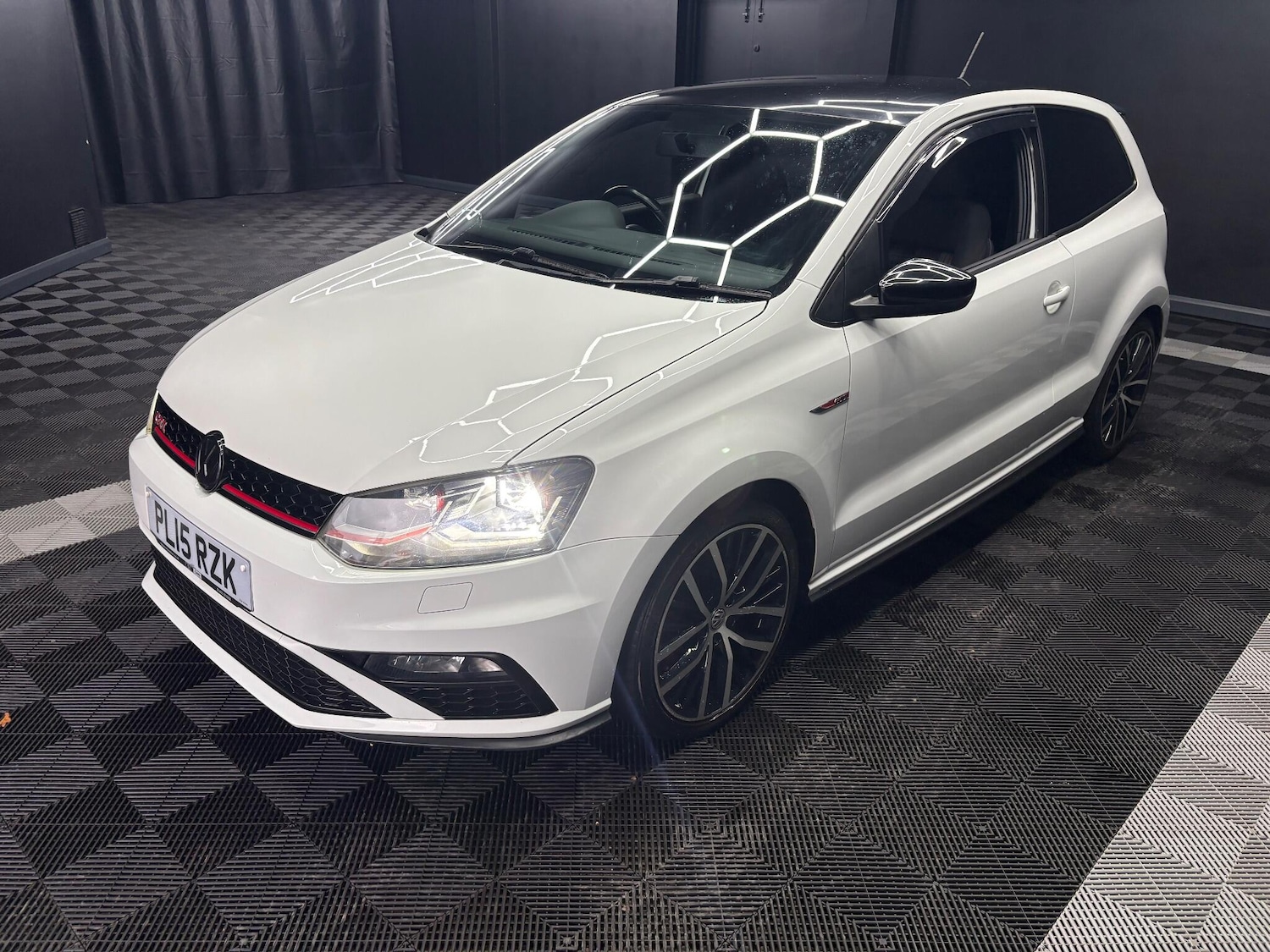 Used Volkswagen Polo 2015 for sale - 77156119: Photo 9