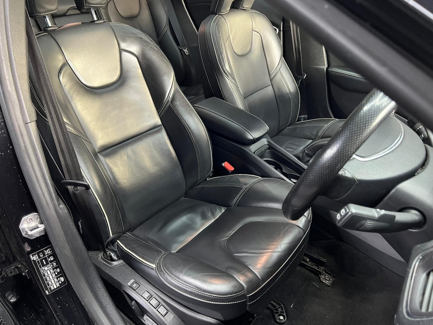 Used Volvo V40 for sale - 77174627: Photo 30