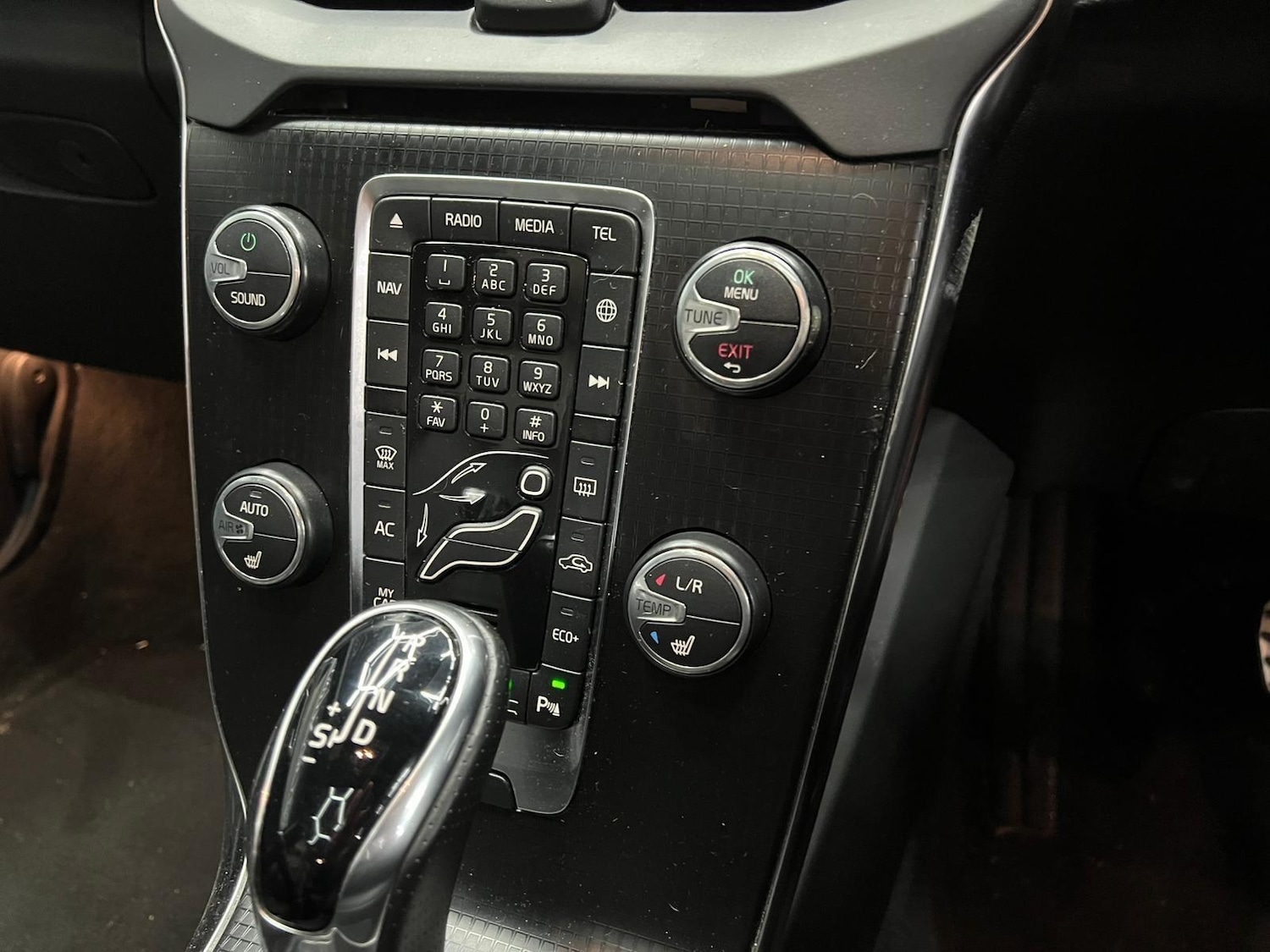 Used Volvo V40 for sale - 77174627: Photo 38