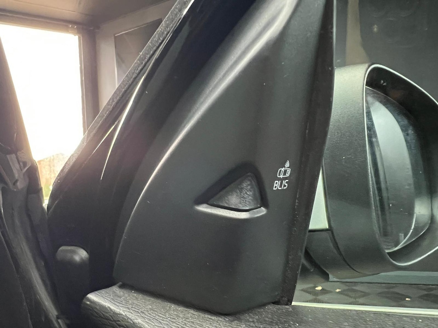 Used Volvo V40 for sale - 77174627: Photo 40