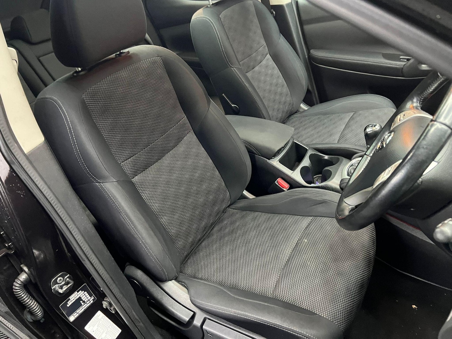 Used Nissan Qashqai 2017 for sale - 76647569: Photo 18