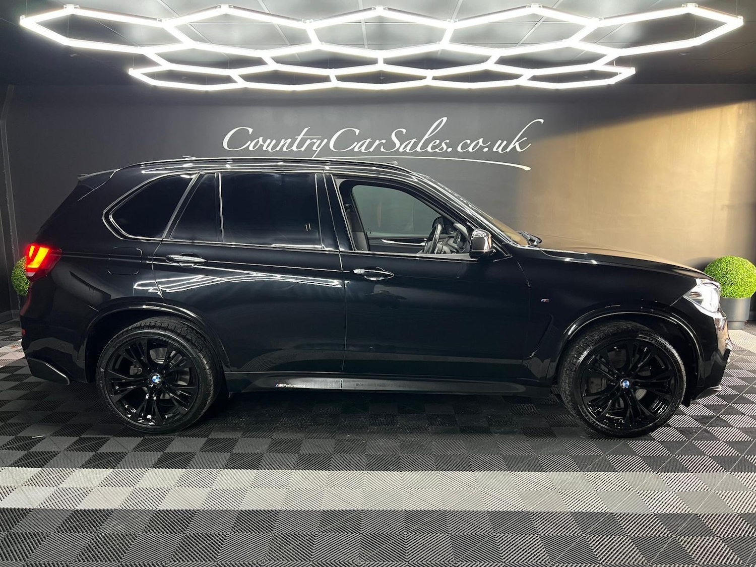 Used BMW X5 2017 for sale - 76647623: Photo 1