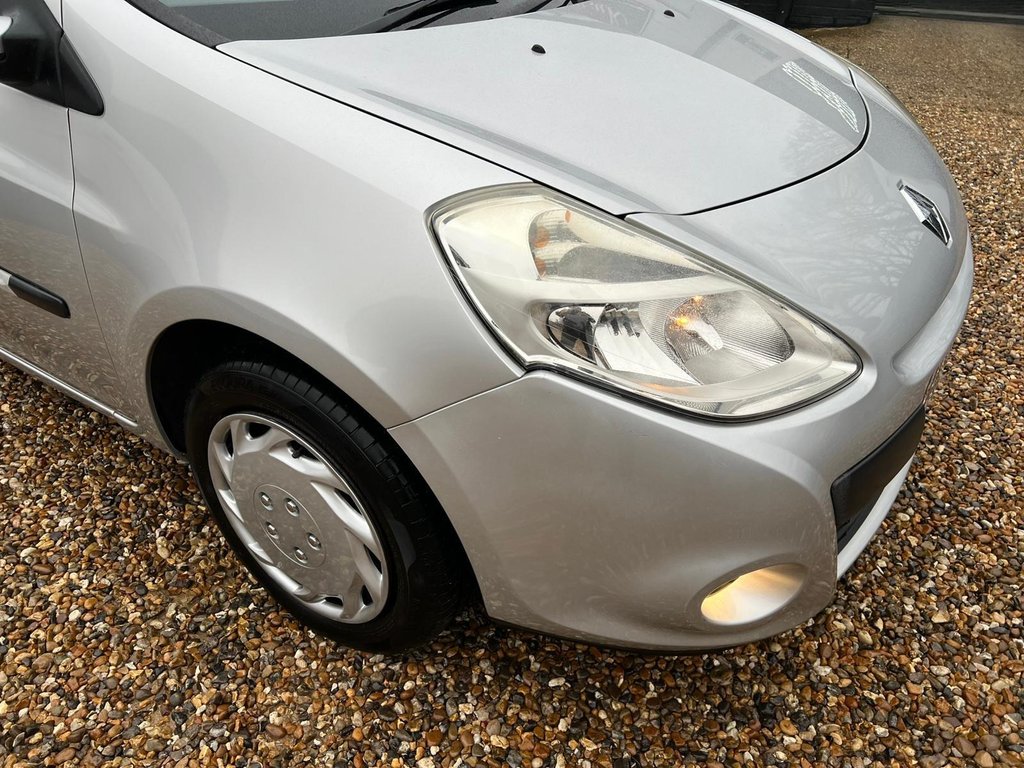 Used Renault Clio 2009 for sale - 77729904: Photo 21