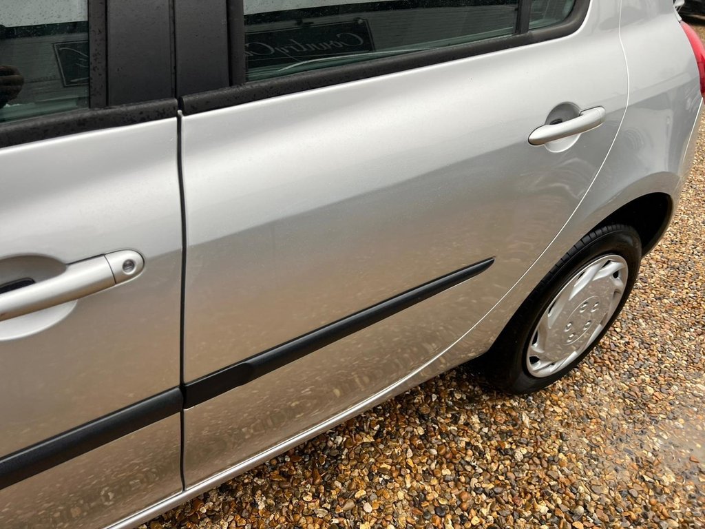 Used Renault Clio 2009 for sale - 77729904: Photo 24