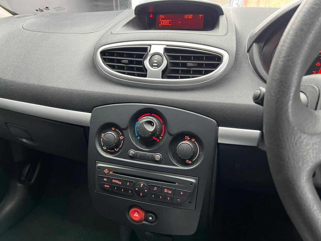 Used Renault Clio 2009 for sale - 77729904: Photo 31