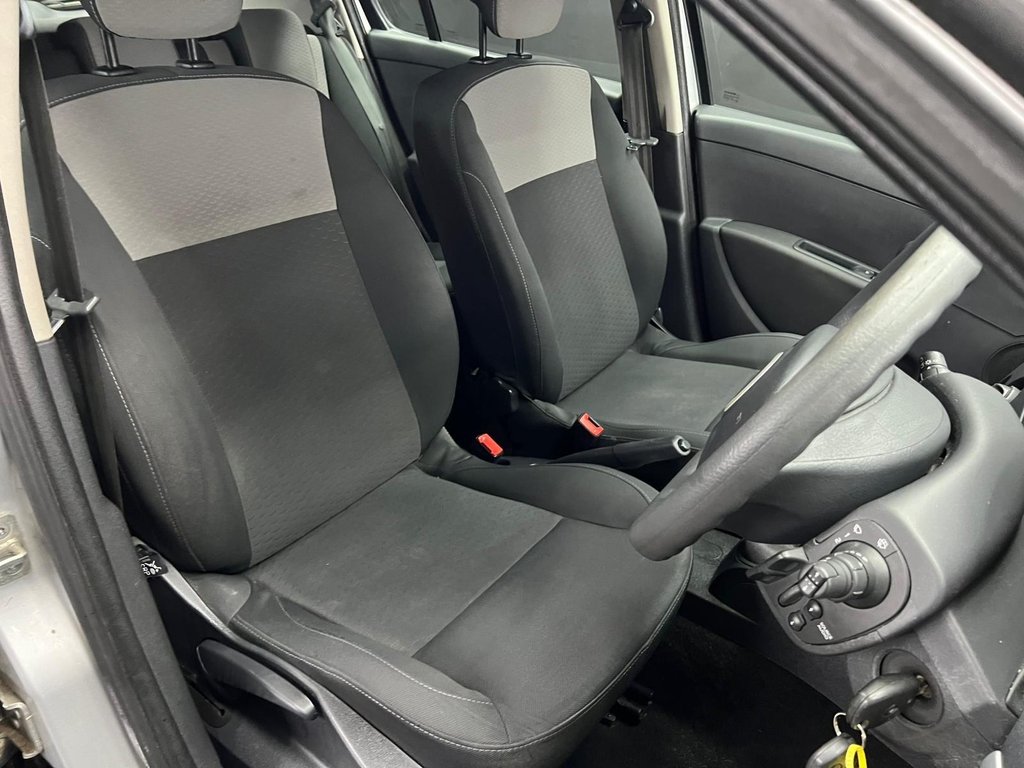 Used Renault Clio 2009 for sale - 77729904: Photo 33