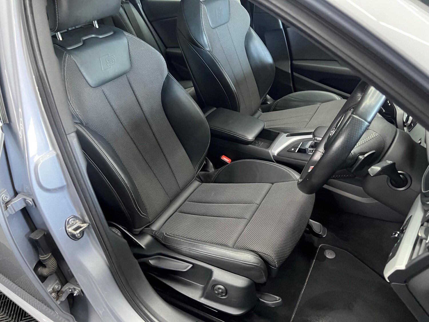 Used Audi A4 2016 for sale - 76647539: Photo 25