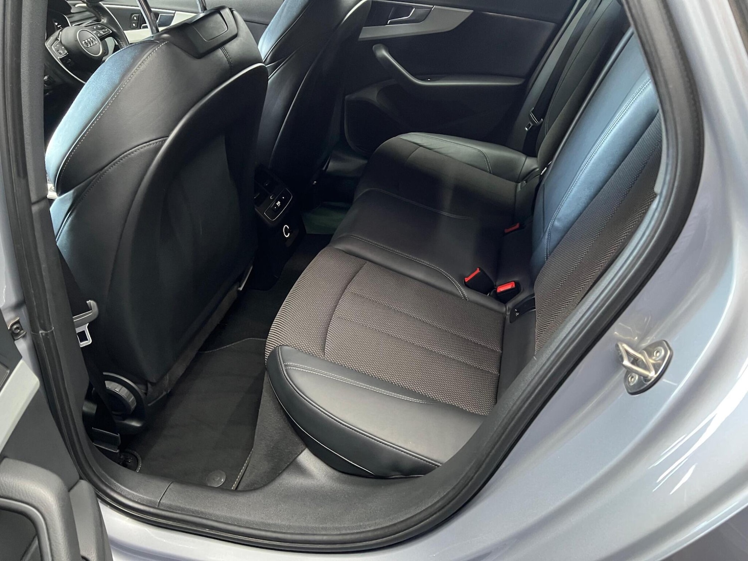 Used Audi A4 2016 for sale - 76647539: Photo 29