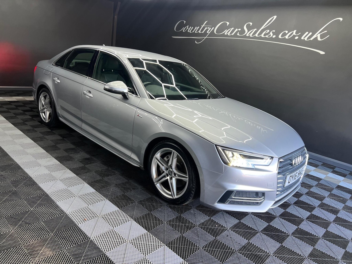 Used Audi A4 2016 for sale - 76647539: Photo 5