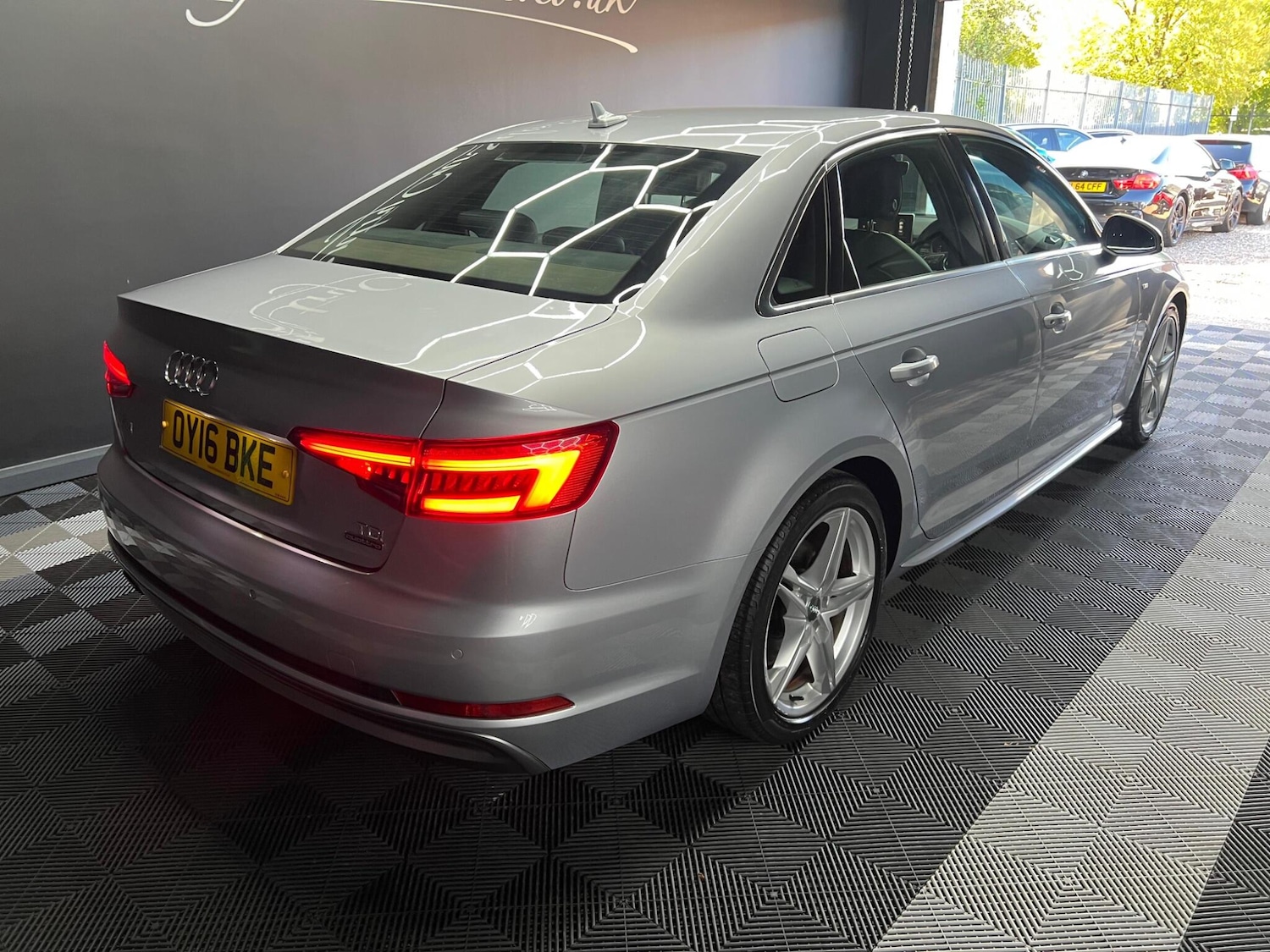 Used Audi A4 2016 for sale - 76647539: Photo 6