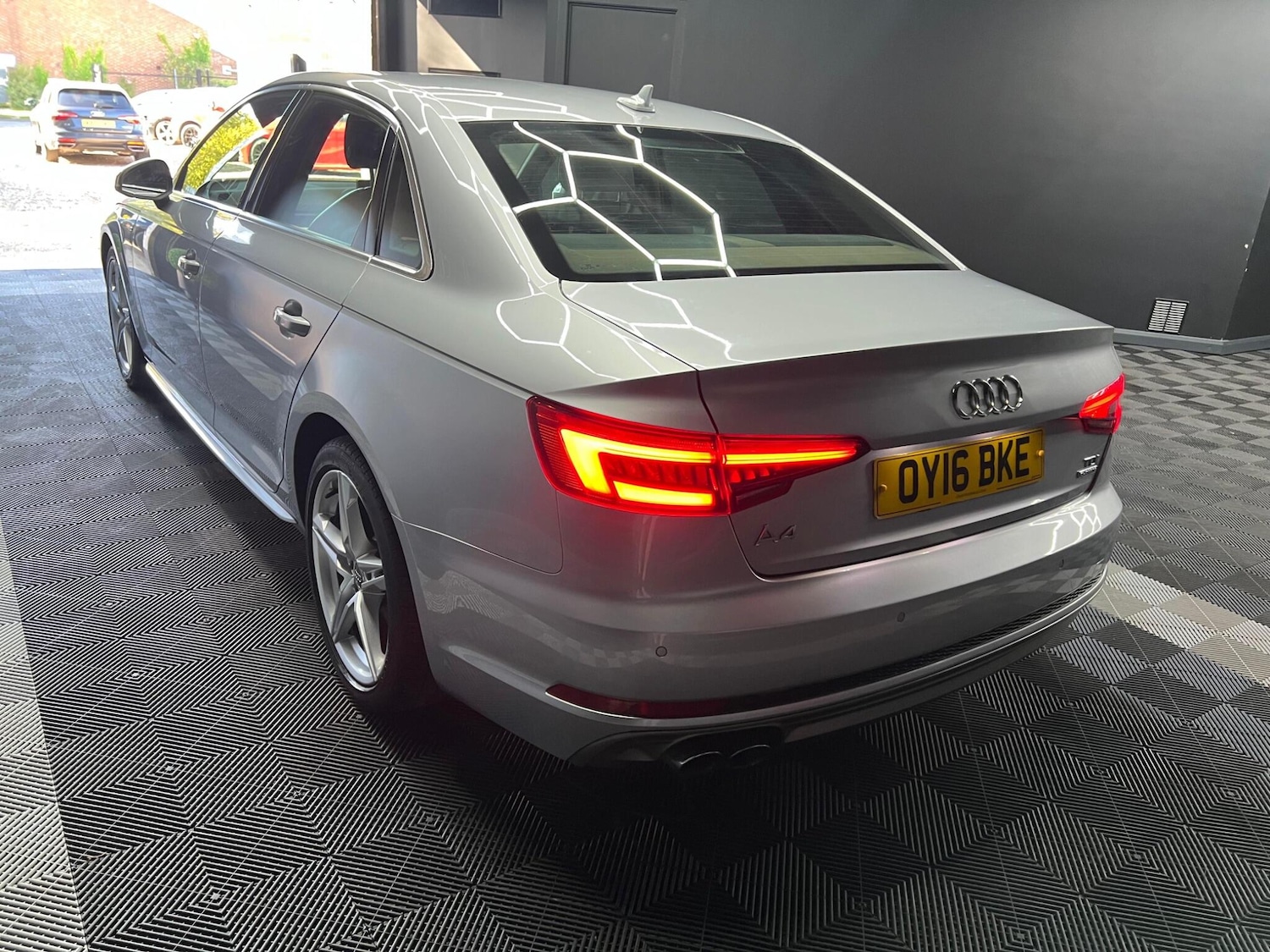 Used Audi A4 2016 for sale - 76647539: Photo 7