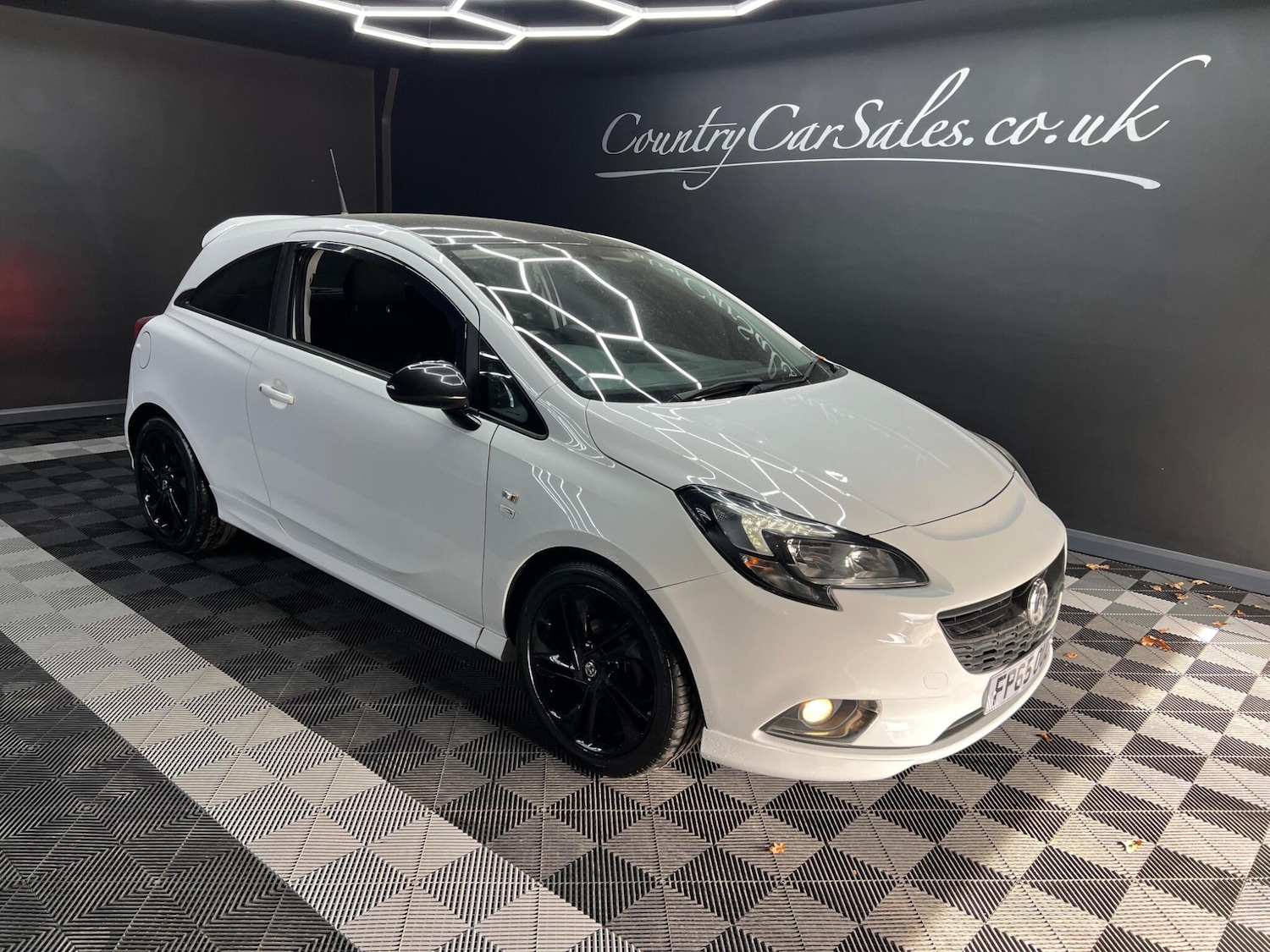 Used Vauxhall Corsa 2015 for sale - 77291826: Photo 3