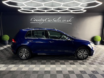 Used Volkswagen Golf 2018 for sale - 79155039: Photo