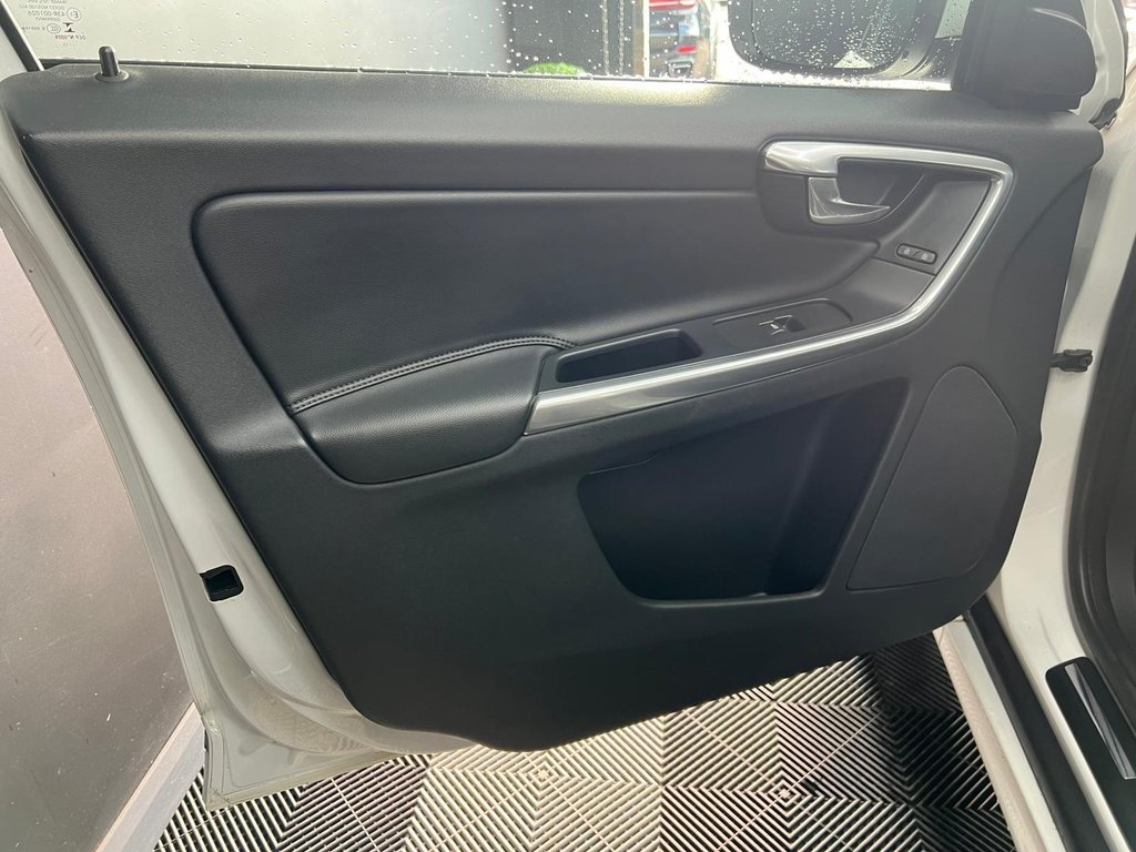 Used Volvo XC60 2015 for sale - 77729870: Photo 38