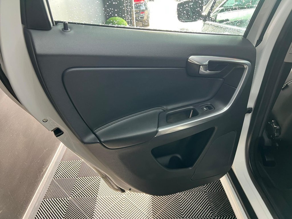 Used Volvo XC60 2015 for sale - 77729870: Photo 40