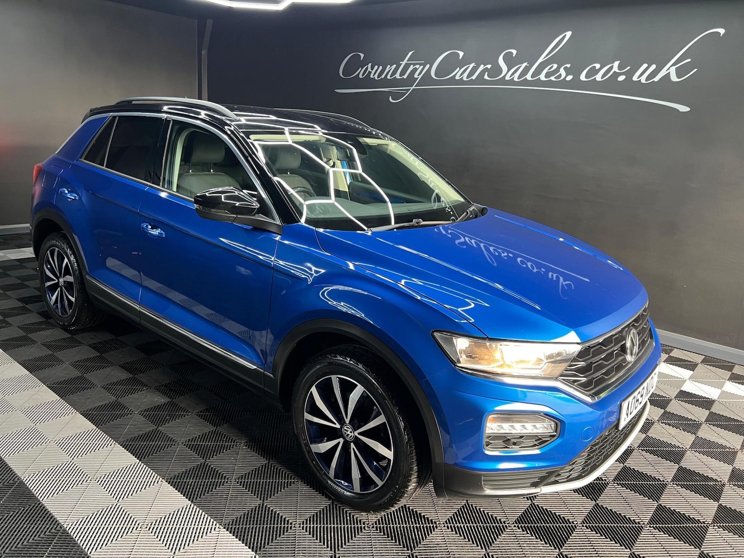 Used Volkswagen T-Roc 2019 for sale - 76765473: Photo 3