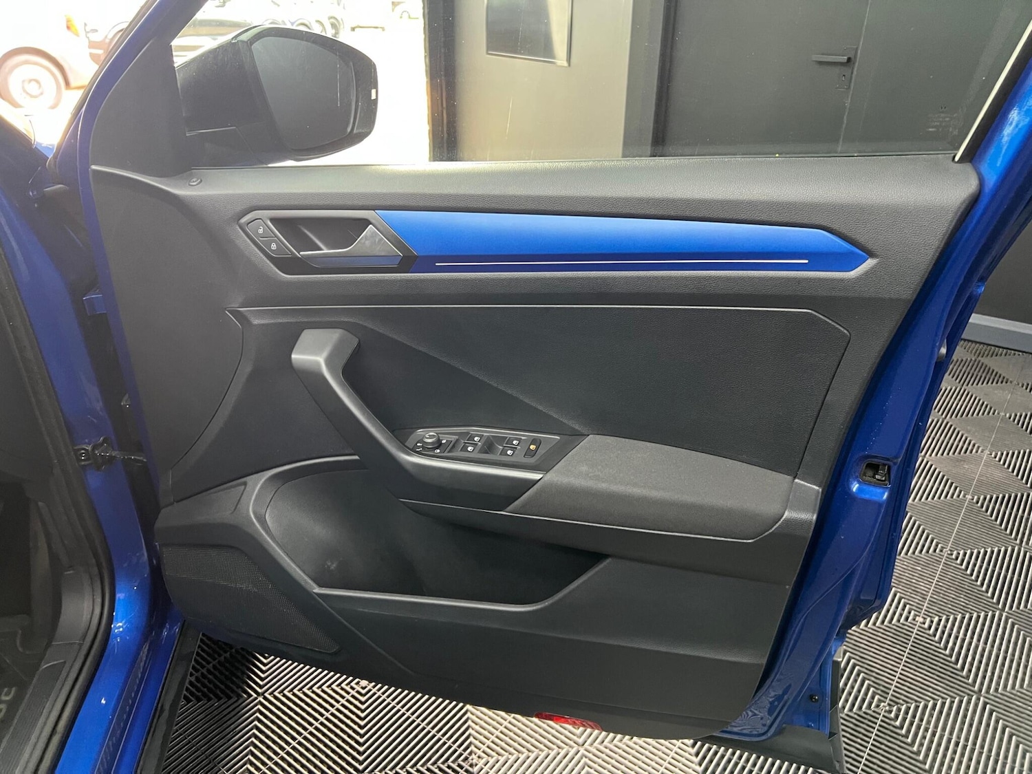 Used Volkswagen T-Roc 2019 for sale - 76765473: Photo 33