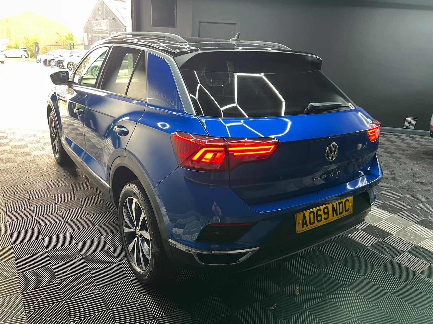 Used Volkswagen T-Roc 2019 for sale - 76765473: Photo 7