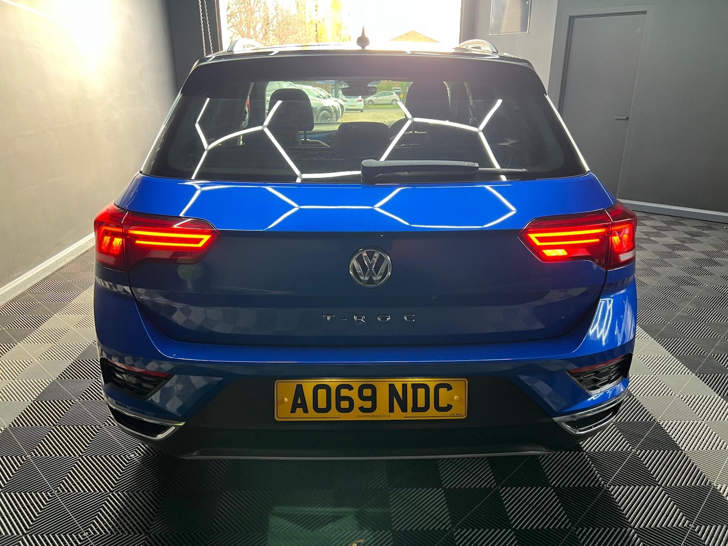Used Volkswagen T-Roc 2019 for sale - 76765473: Photo 9