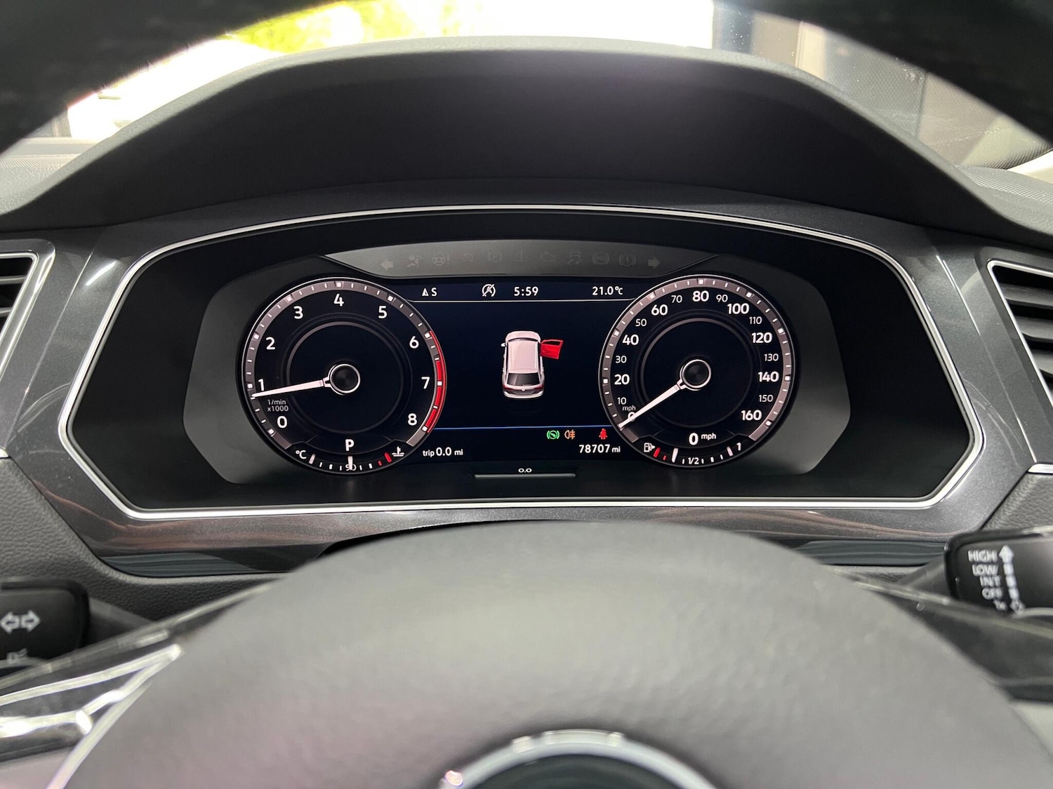 Used Volkswagen Tiguan 2017 for sale - 76647507: Photo 28