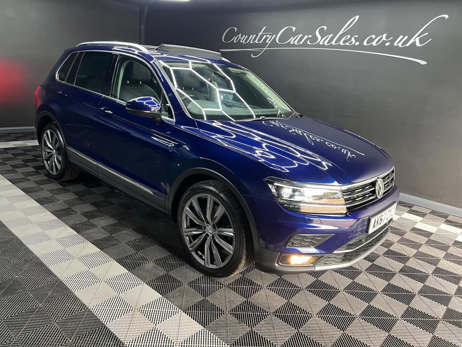 Used Volkswagen Tiguan 2017 for sale - 76647507: Photo 3