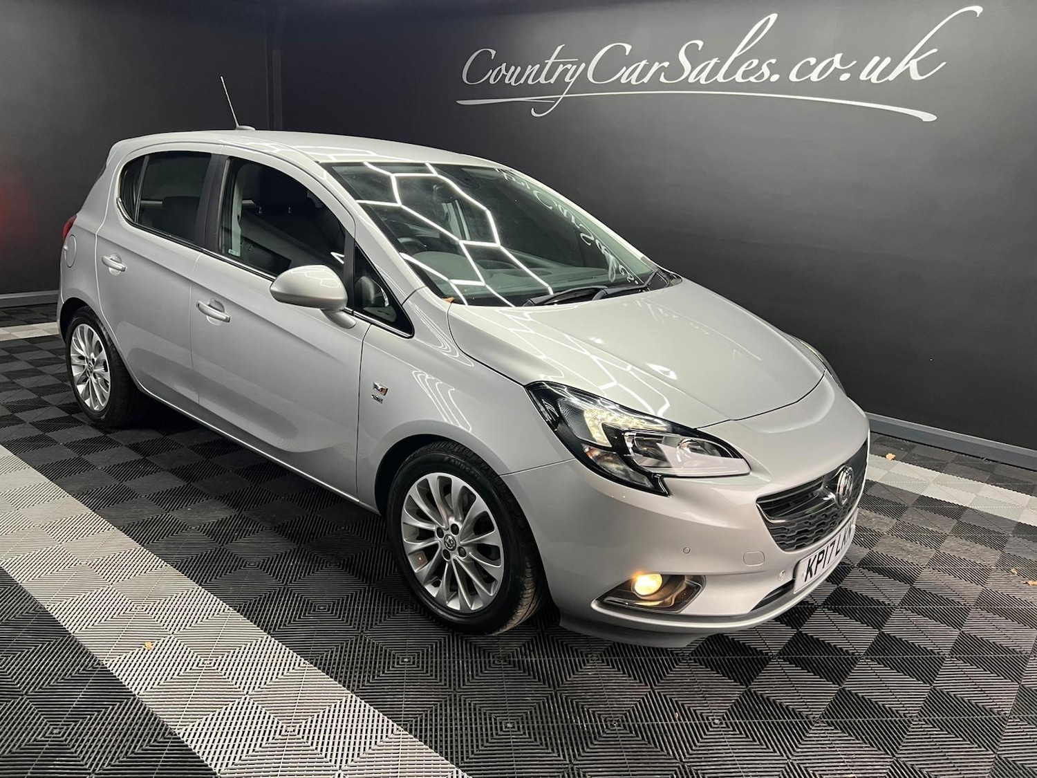 Used Vauxhall Corsa 2017 for sale - 76647568: Photo 3