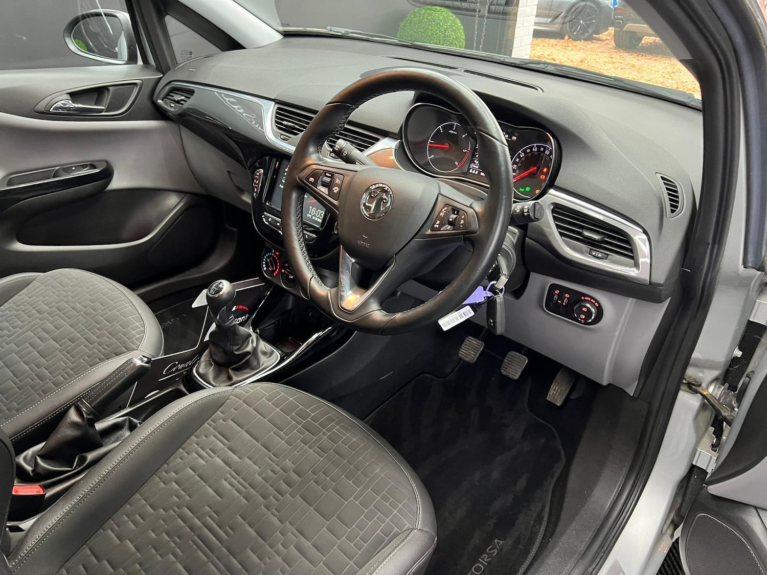 Used Vauxhall Corsa 2017 for sale - 76647568: Photo 32