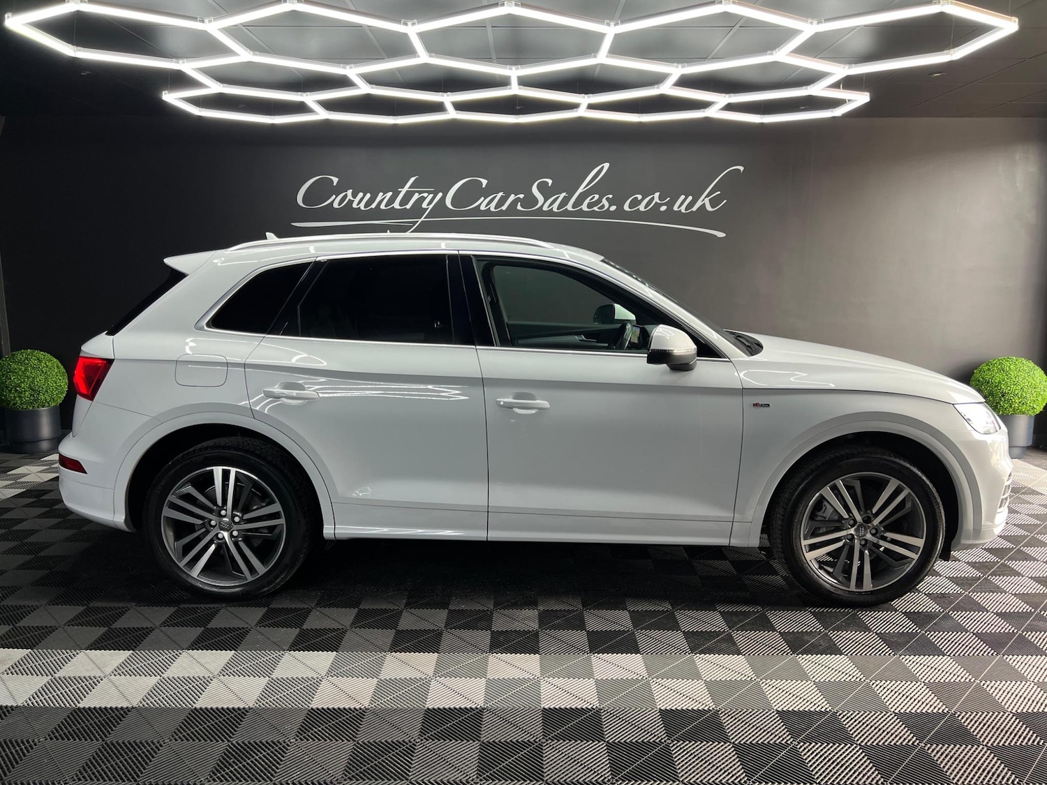 Used Audi Q5 2018 for sale - 76759772: Photo 1