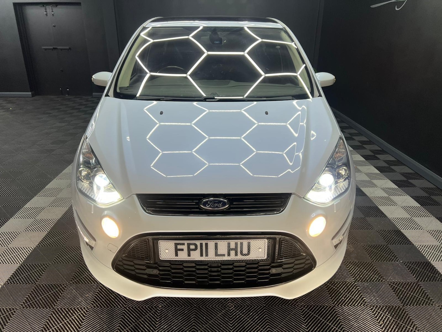 Used Ford S-Max 2011 for sale - 76647620: Photo 12