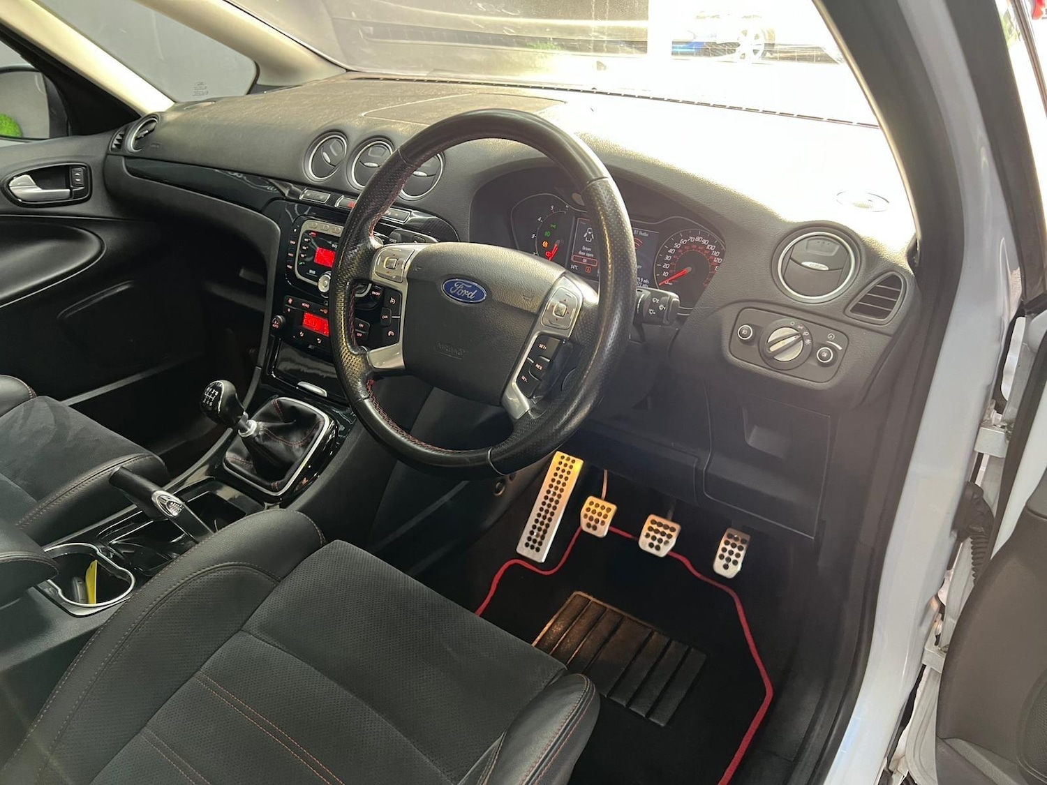 Used Ford S-Max 2011 for sale - 76647620: Photo 28