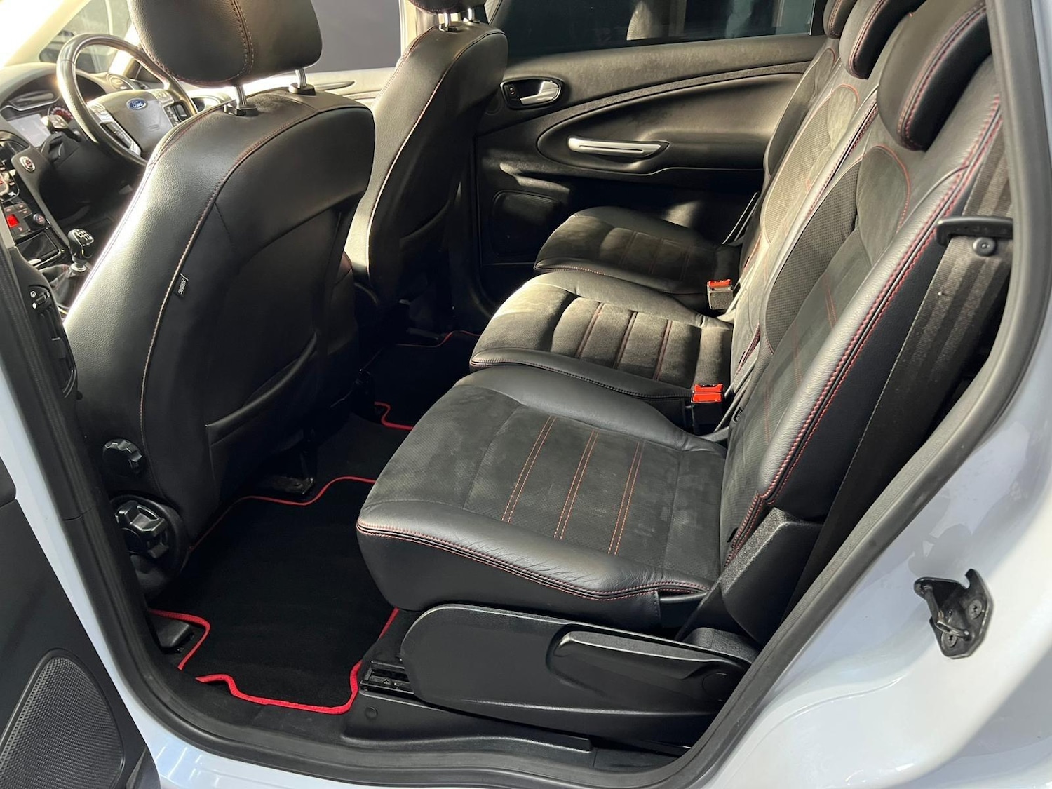 Used Ford S-Max 2011 for sale - 76647620: Photo 29