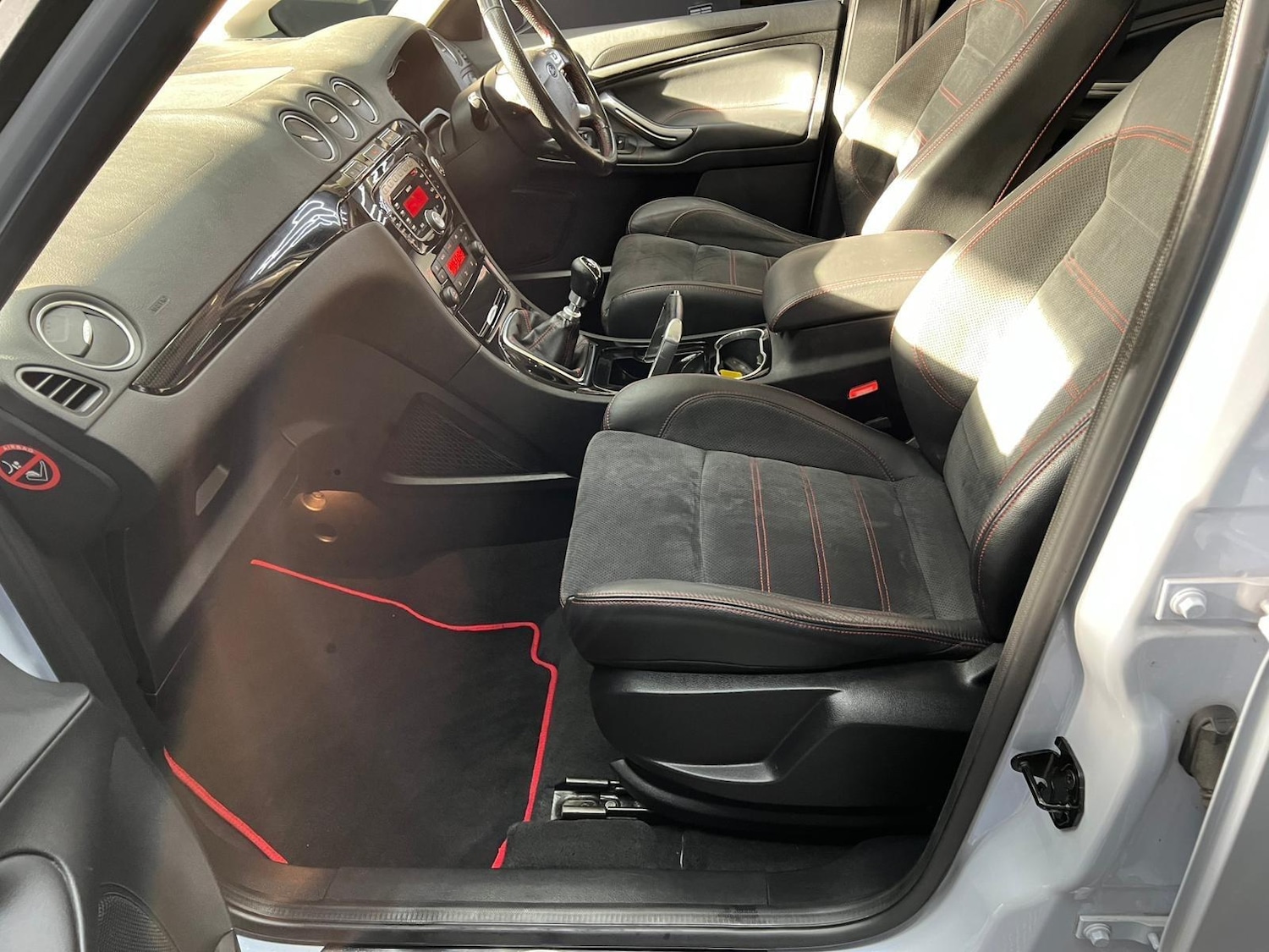 Used Ford S-Max 2011 for sale - 76647620: Photo 30