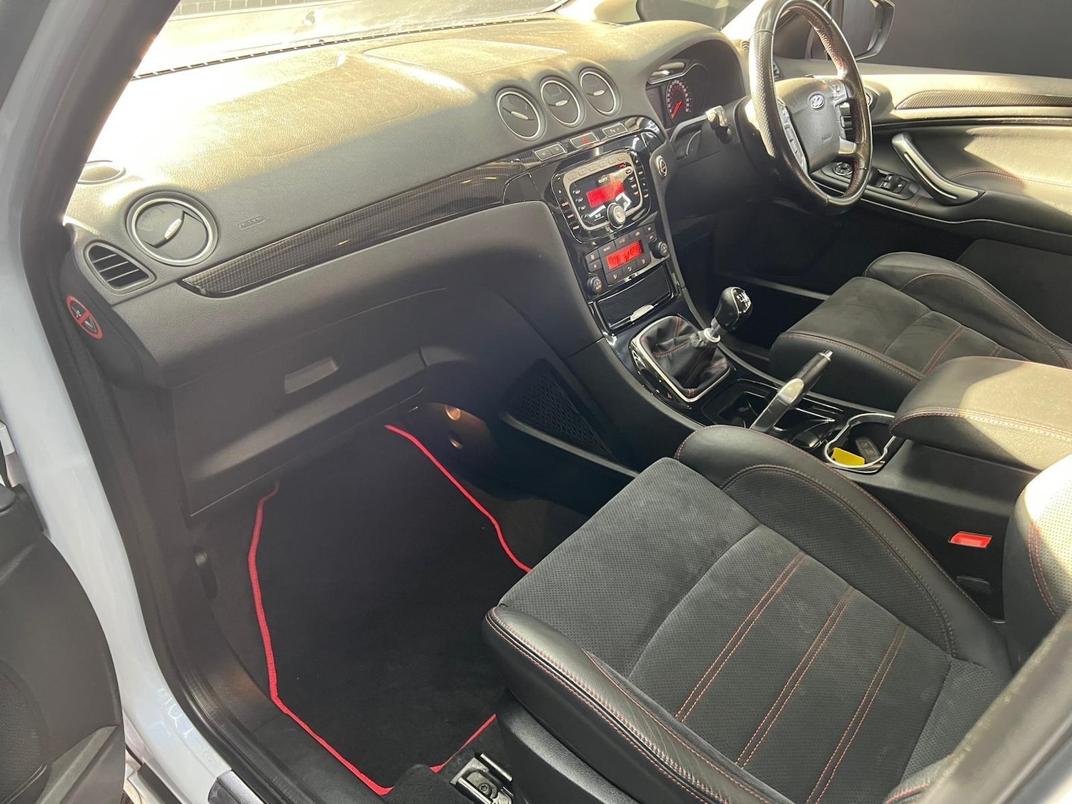 Used Ford S-Max 2011 for sale - 76647620: Photo 31