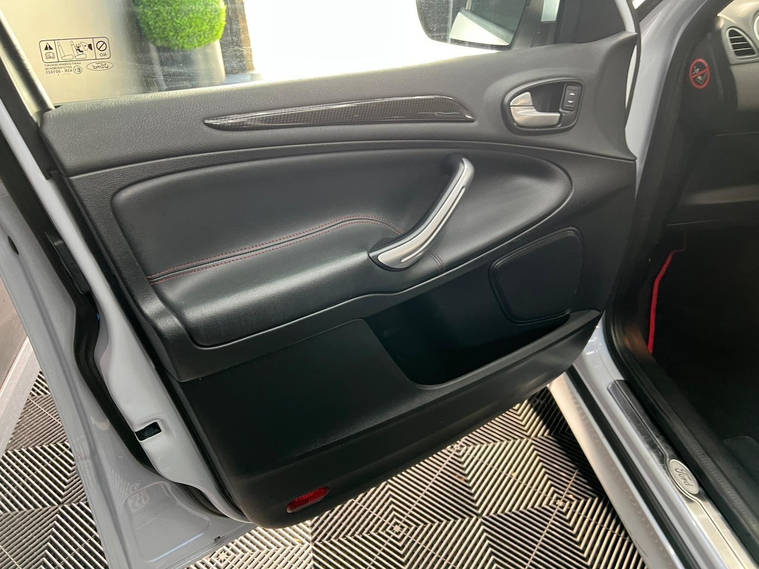 Used Ford S-Max 2011 for sale - 76647620: Photo 41