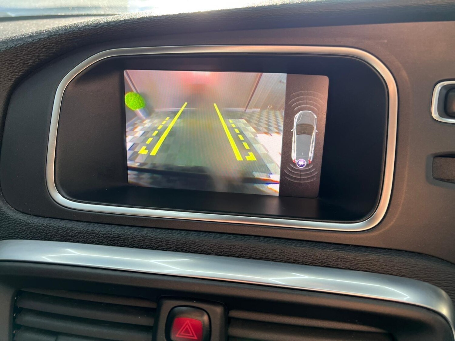 Used Volvo V40 2019 for sale - 76647439: Photo 32