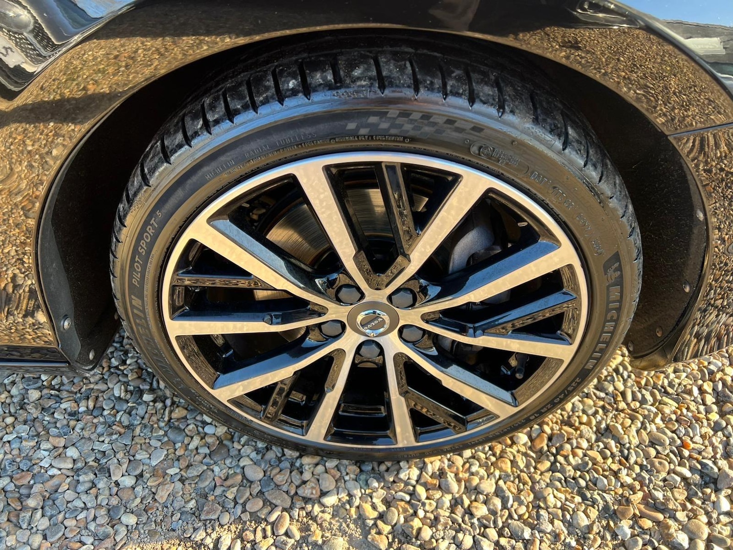 Used Volvo V40 2019 for sale - 76647439: Photo 40