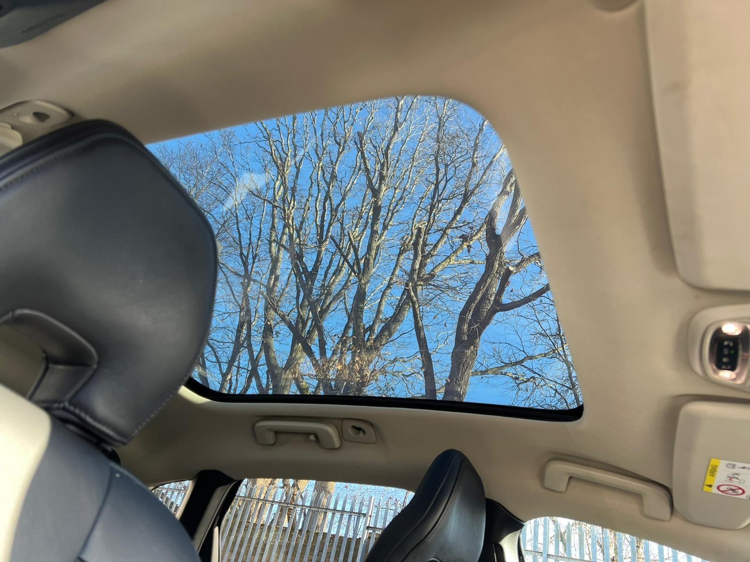 Used Volvo V40 2019 for sale - 76647439: Photo 41