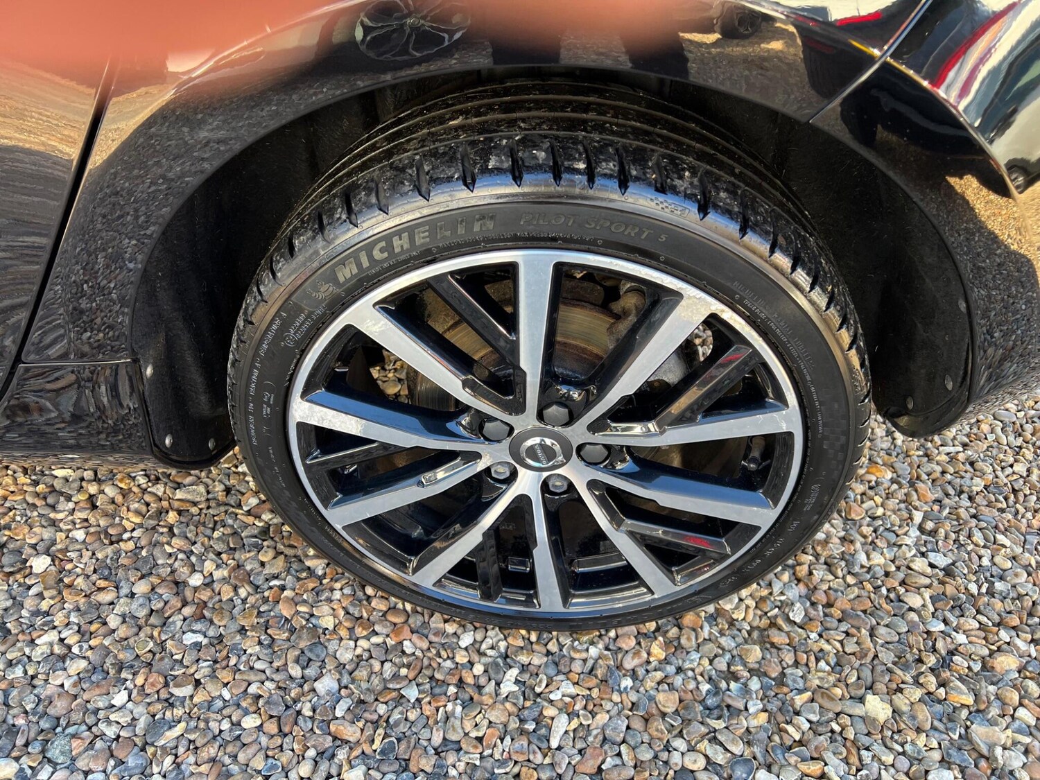 Used Volvo V40 2019 for sale - 76647439: Photo 42