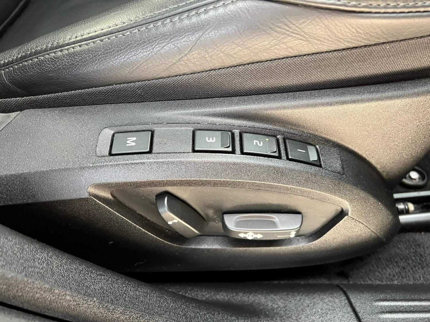 Used Volvo V40 2019 for sale - 76647439: Photo 47